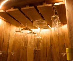 BarschrankTulsa 80x190 cm Akazie Natur LED-Beleuchtung Weinschrank Sofort versandfertig