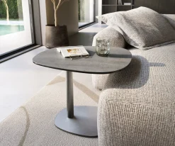 BeistelltischEdge Boot 60x60 cm Keramik Beton Grau Eleny Edelstahl gebürstet Sofort versandfertig