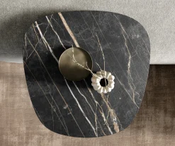 BeistelltischEdge Boot 60x60 cm Keramik Laminam® Noir Desir Braun Eleny Edelstahl gebürstet Sofort versandfertig