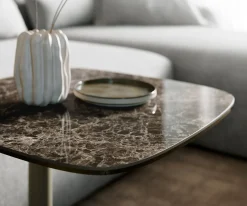 BeistelltischEdge Boot 50x50 cm Keramik Emperador Extra Lucidato Dunkelbraun Eleny Metall Effektfinish Titan Sofort versandfertig