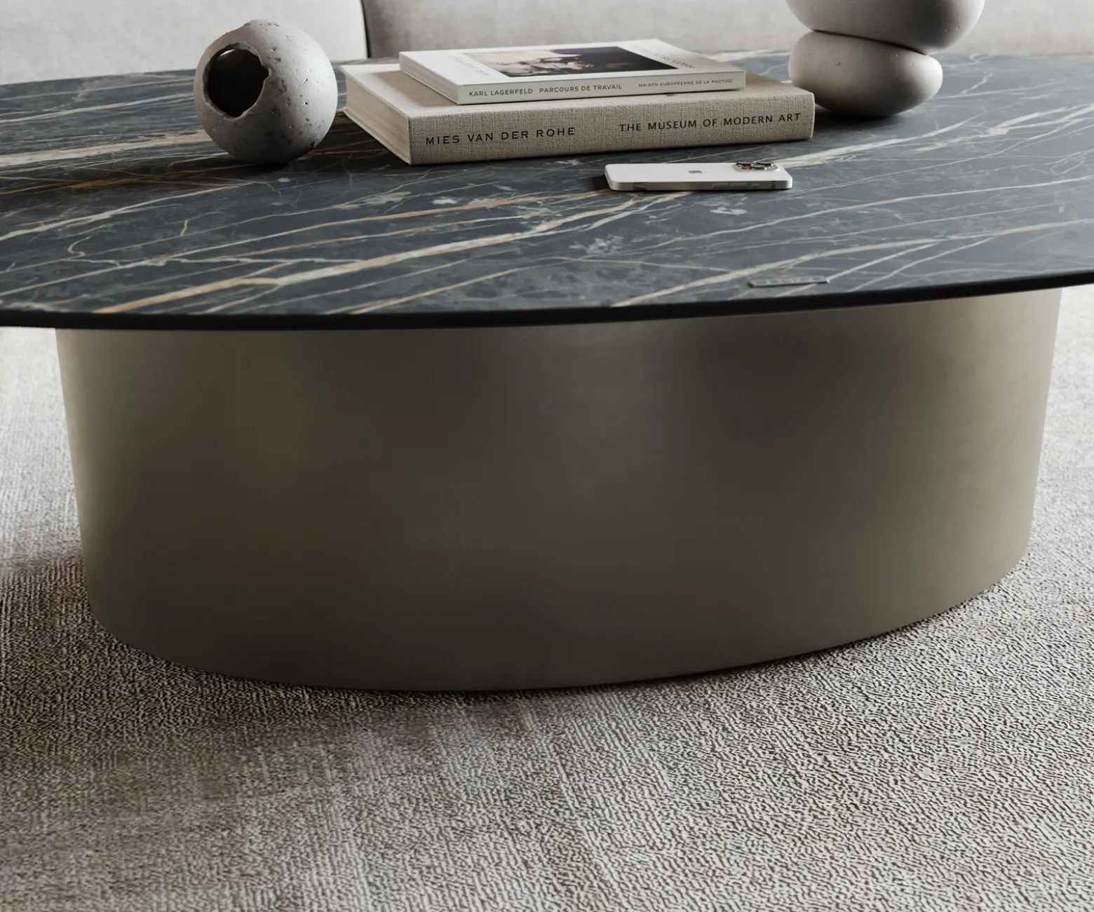 CouchtischCasilda 150x90 cm Keramik Laminam®Noir Desir Braun Mittelfuß Effektfinish Titan Sofort versandfertig