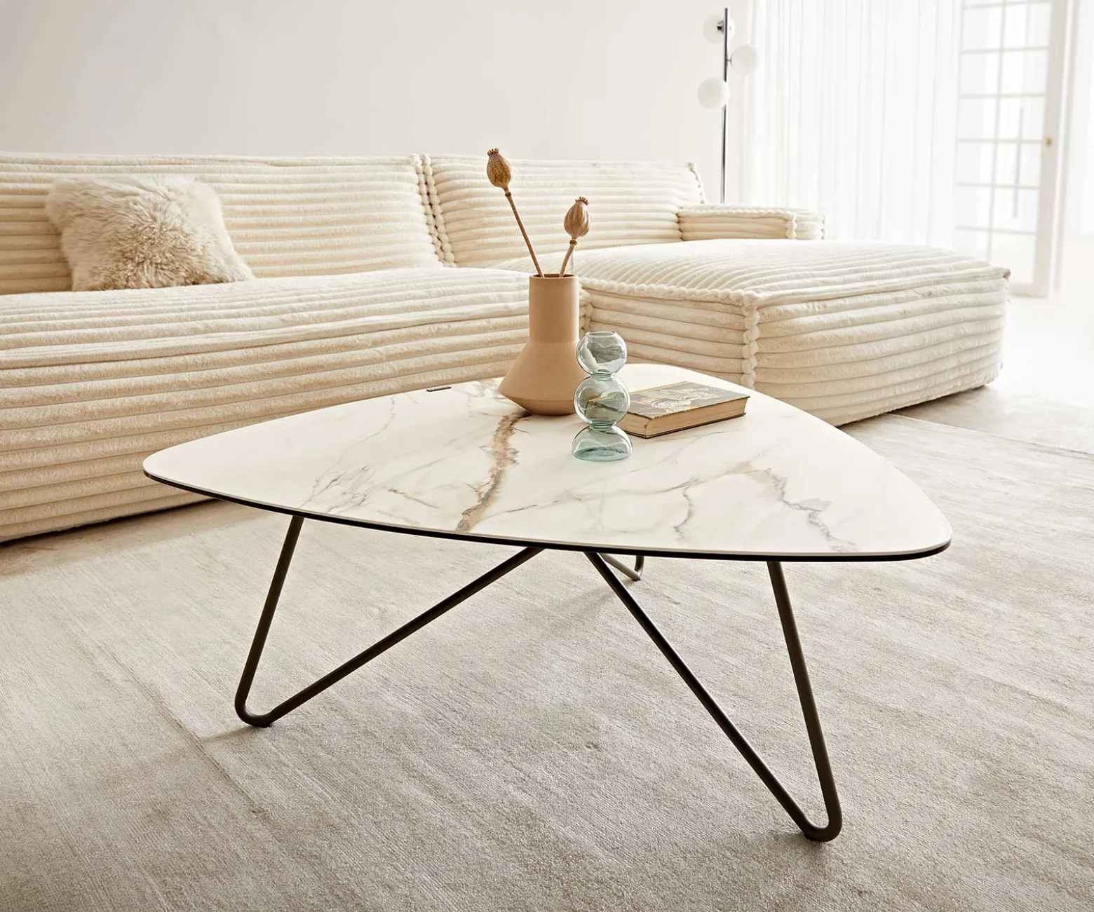 CouchtischEkrem 88x85 cm Keramik Calacatta Luxe Weiß-Gold-Grau Hairpin rund Metall Effektfinish Titan Sofort versandfertig