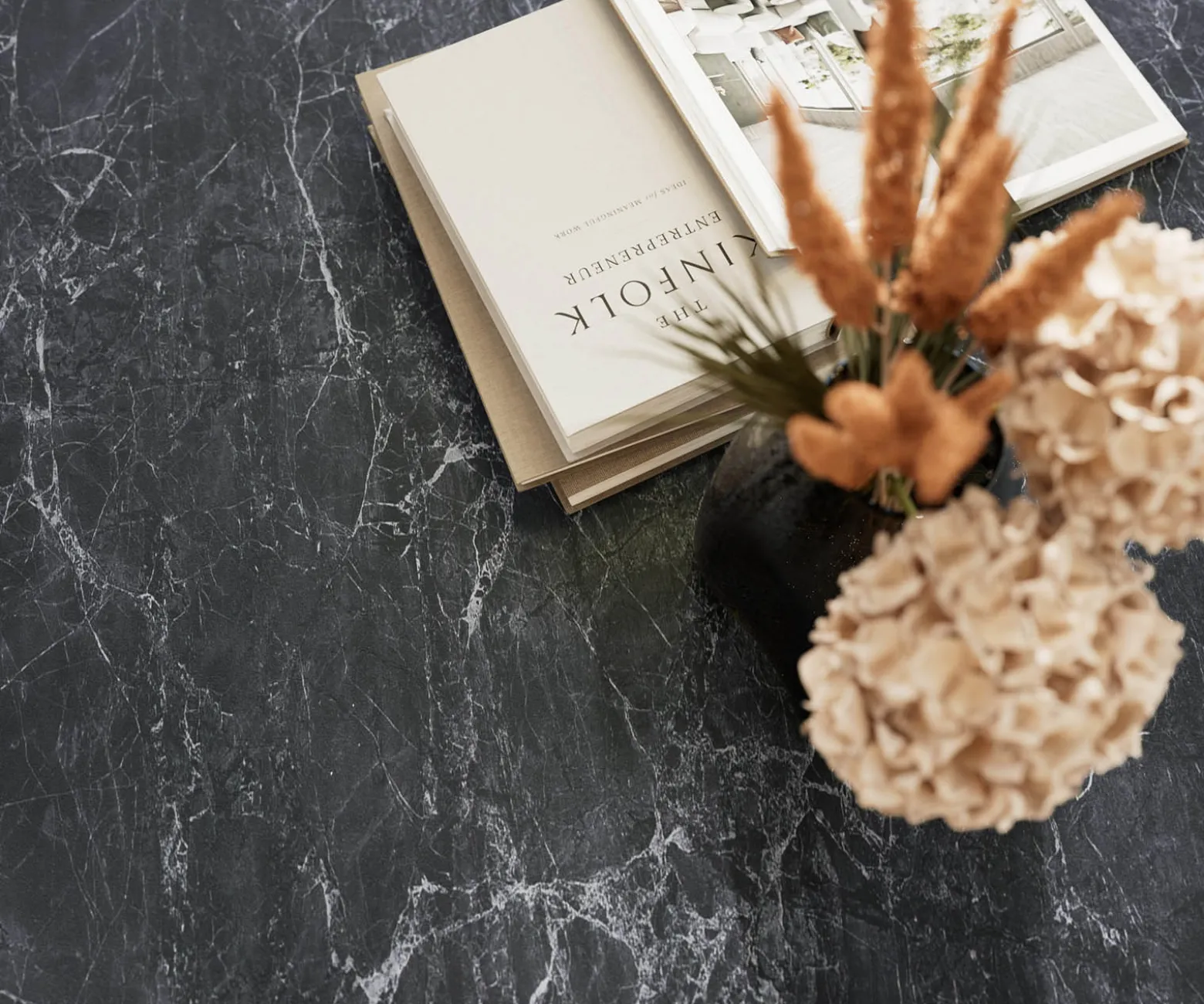 EsstischEdge 200-300x100 Keramik Laminam®Nero Greco Anthrazit W-Gestell Schwarz ausziehbar Sofort versandfertig