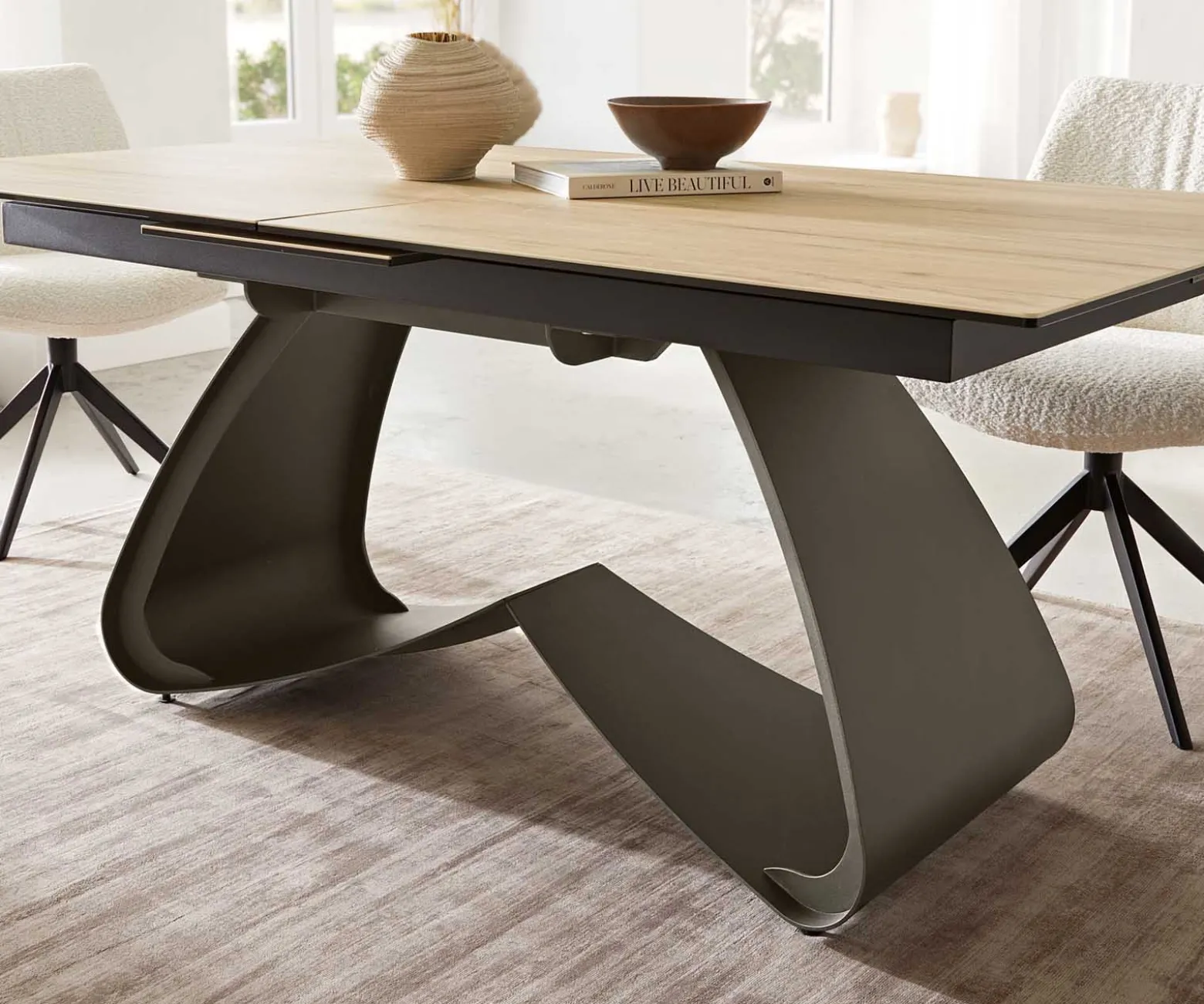 EsstischEdge 180-220x100 Keramik Laminam® Sabbia Eichefarbig W-Gestell Effektfinish Titan Ausziehbar Sofort versandfertig