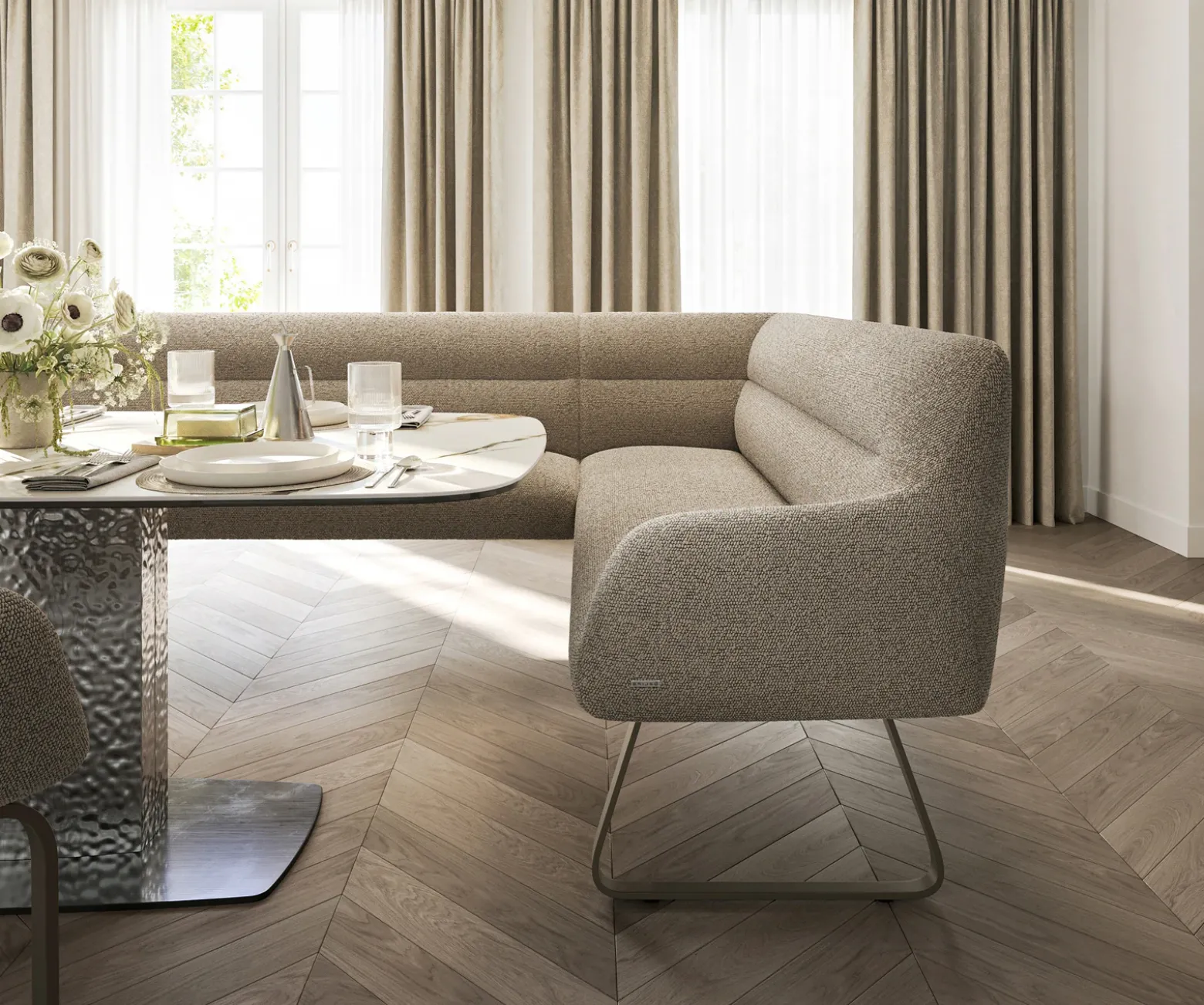 EsszimmerbankTaya-Flex 285x190 cm Bouclé Schlamm Kufengestell flach Effektfinish Titan Taschenfederkern Rechts Sofort versandfertig