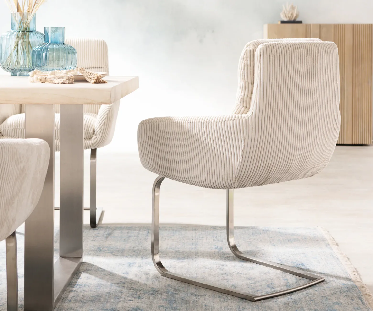 FreischwingerAbelia-Flex mit Armlehnen Cord Beige Freischwinger flach Edelstahl Sofort versandfertig