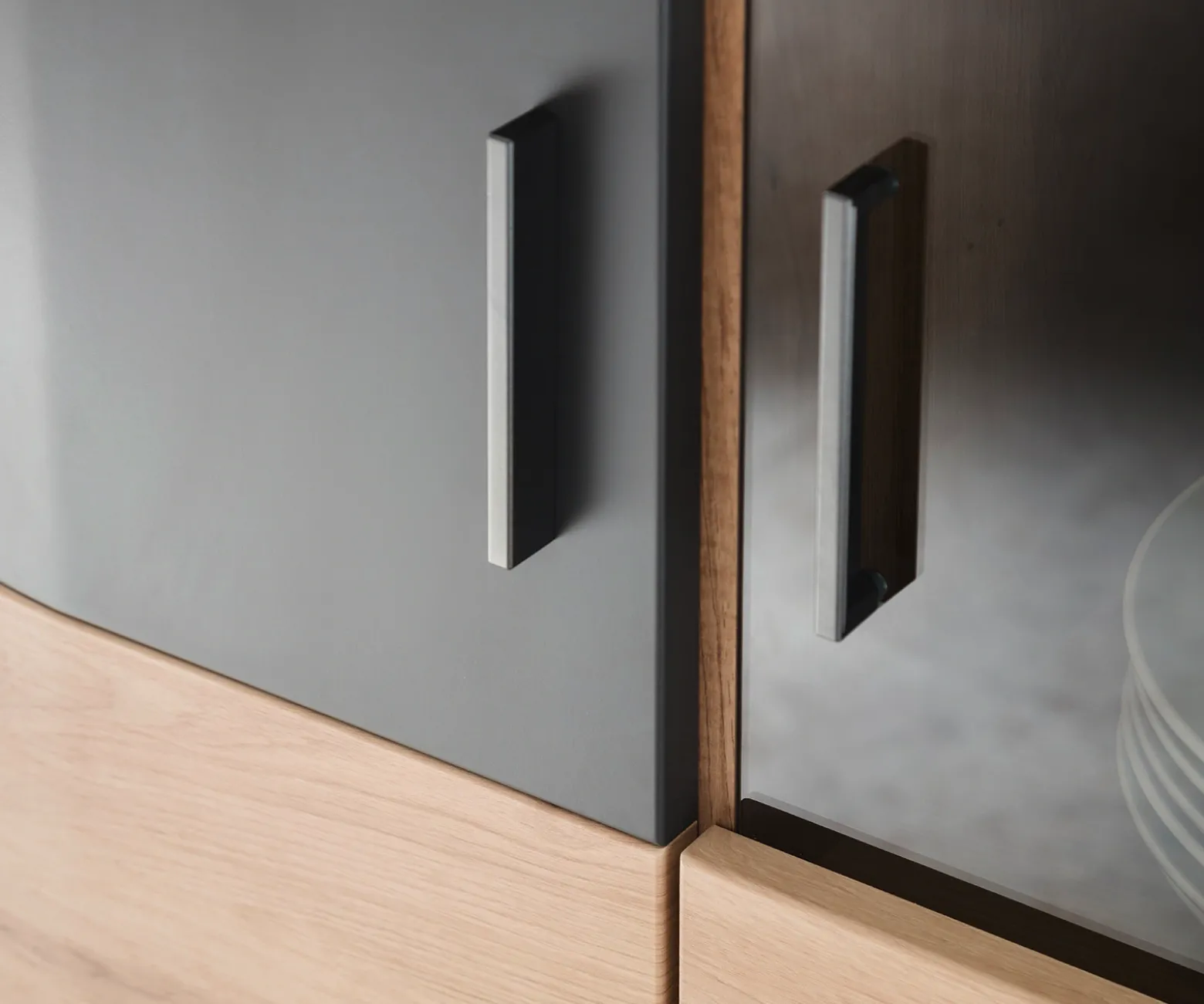 HighboardFarum 90 x 130 cm Eiche Optik Glasvitrine 3 Türen Sofort versandfertig