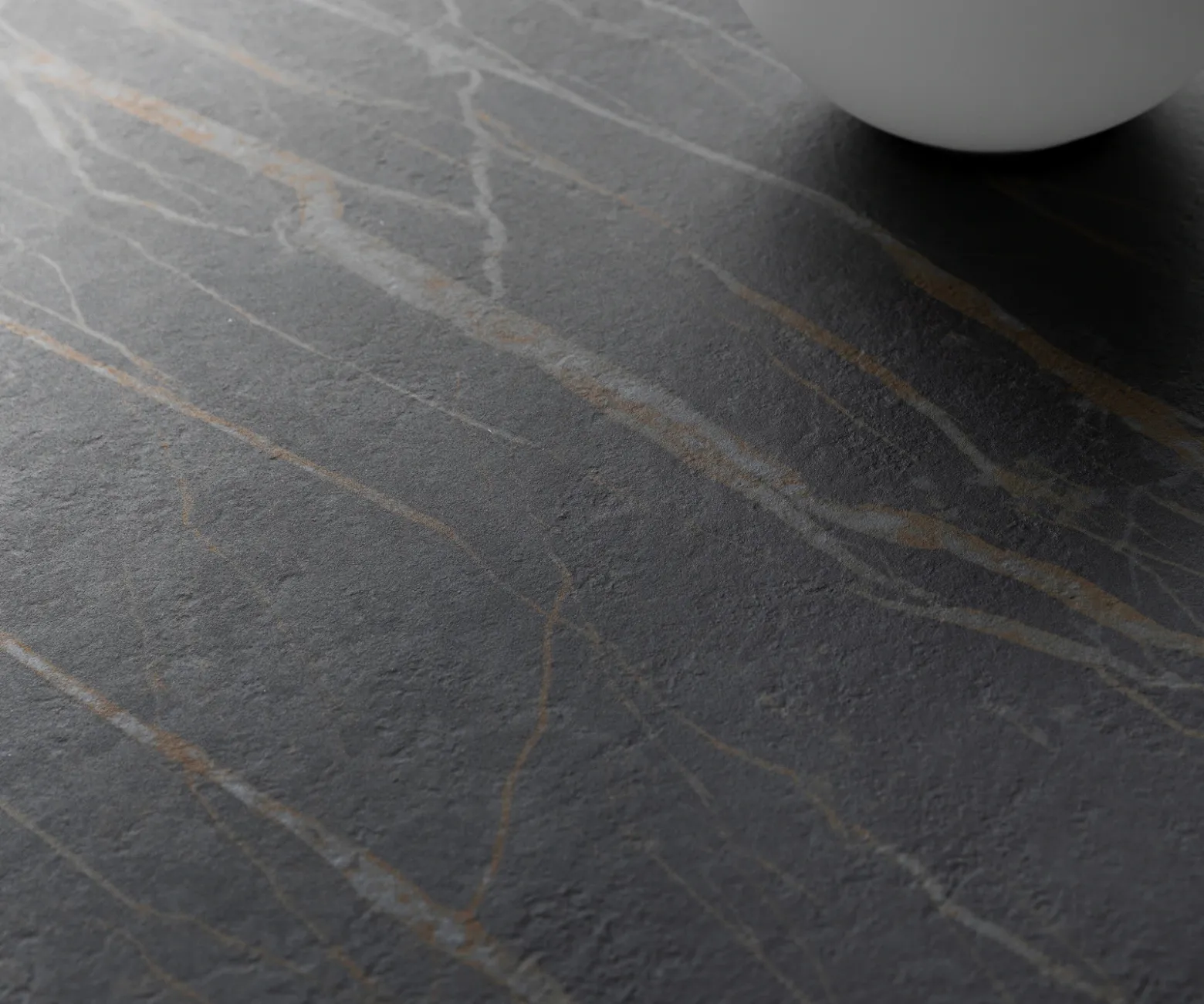 KonsolentischEdge Boot 140x40 cm Keramik Laminam® Noir Desir Braun Estelo Metall Effektfinish Titan Sofort versandfertig