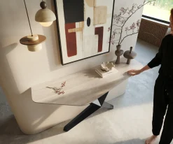 KonsolentischEdge Polygonal 140x50 cm Keramik Laminam® Travertino Bianco Creme-Weiß Zentharo Metall Schwarz Sofort versandfertig