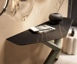 KonsolentischEdge Polygonal 140x50 cm Keramik Laminam® Noir Desir Braun Zentharo Metall Effektfinish Titan Sofort versandfertig