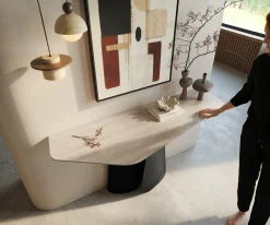 KonsolentischEdge Polygonal 140x50 cm Keramik Laminam® Travertino Bianco Creme-Weiß Livos Metall Schwarz Sofort versandfertig