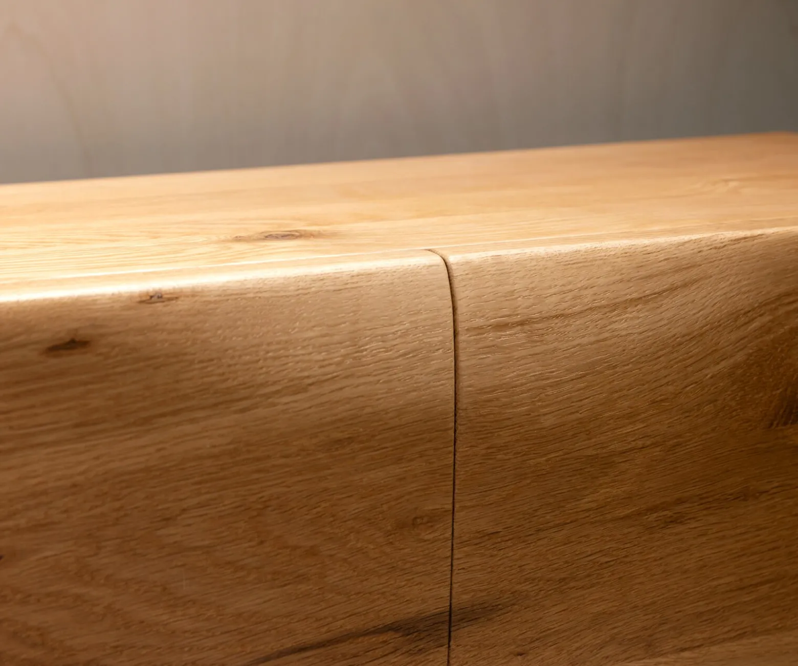 LowboardNew Live-Edge Live-Edge 200 cm Eiche Natur 4 Türen schwebend Versandfertig ca. 13.11.26