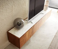 LowboardSecara 220 cm Akazie Natur 4 Türen Marmor schwebend Versandfertig ca. 07.11.26