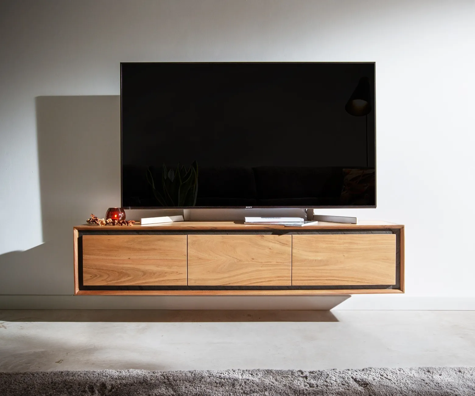 LowboardStonegrace 145 cm Akazie Natur 3 Türen Steinfurnier schwebend Sofort versandfertig