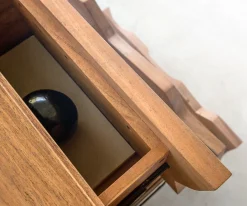 SideboardSolu 175 cm Akazie Natur 2 Türen 3 Schübe Fuß schwebend Metall Schwarz 3D-Front Versandfertig ca. 25.08.26